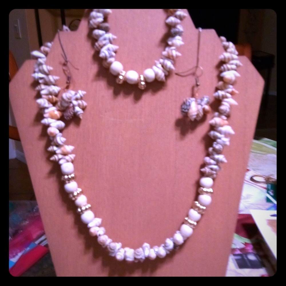 Handmade sets of necklaces